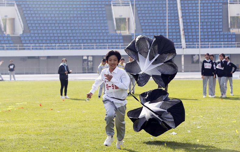 表现得颇为 表现得颇为